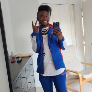 Meet your Posher, Luis daniel